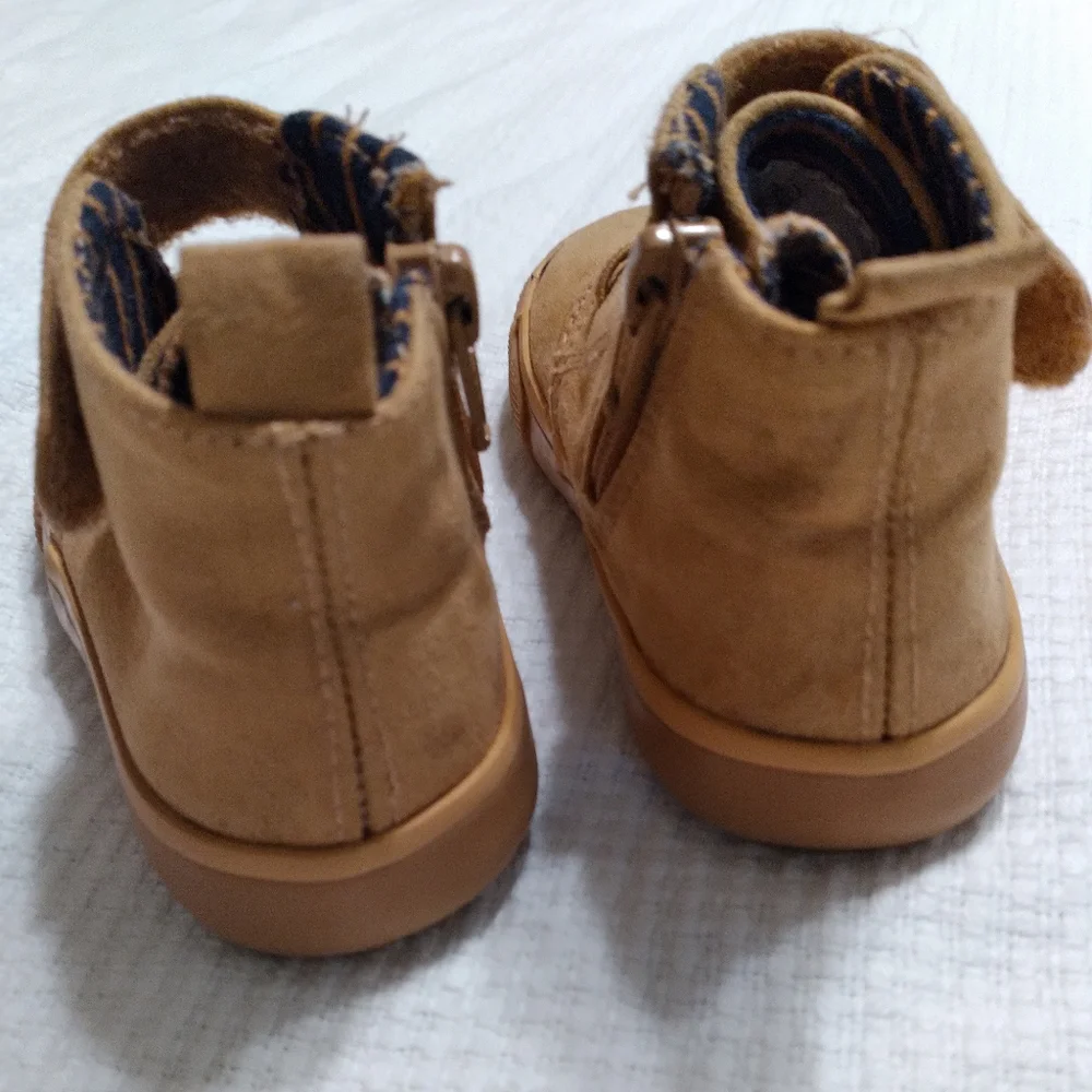 Cat & Jack toddler tan boot